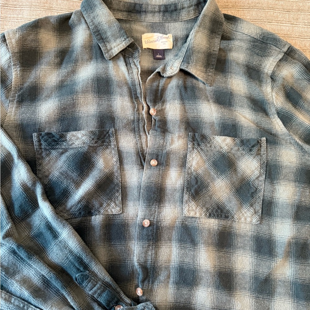 Universal Thread Men's Gray Plaid Button Down Shi… - image 4